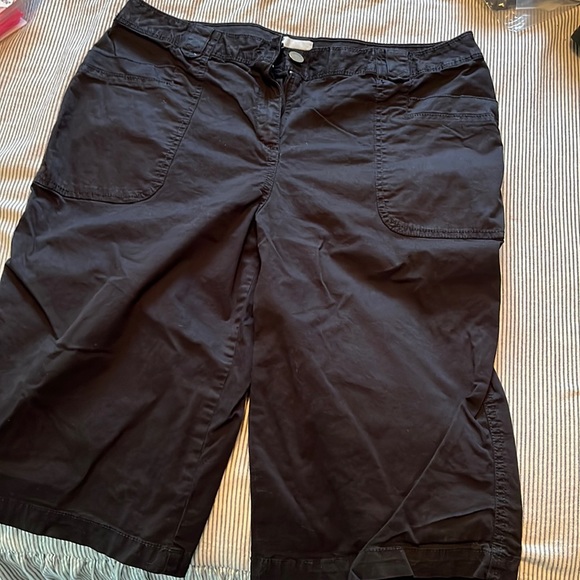 Black Chicos size 1 Capri - Picture 1 of 4